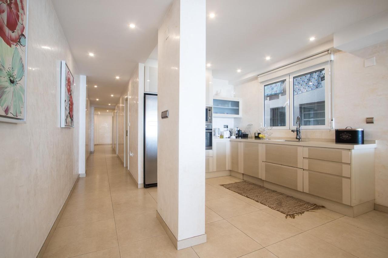 First Line Luxury Apartments Аликанте Екстериор снимка